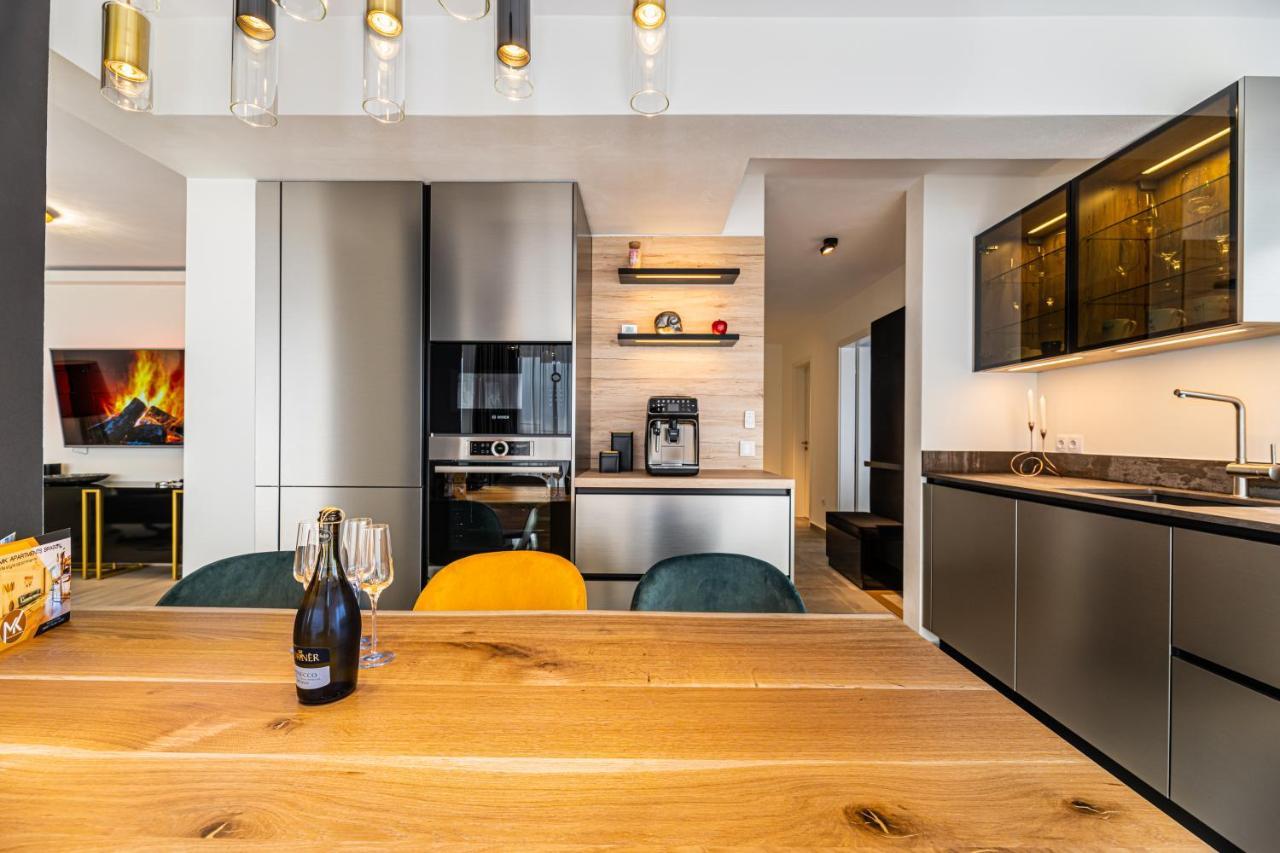 Mk Apartments Брашов Екстериор снимка